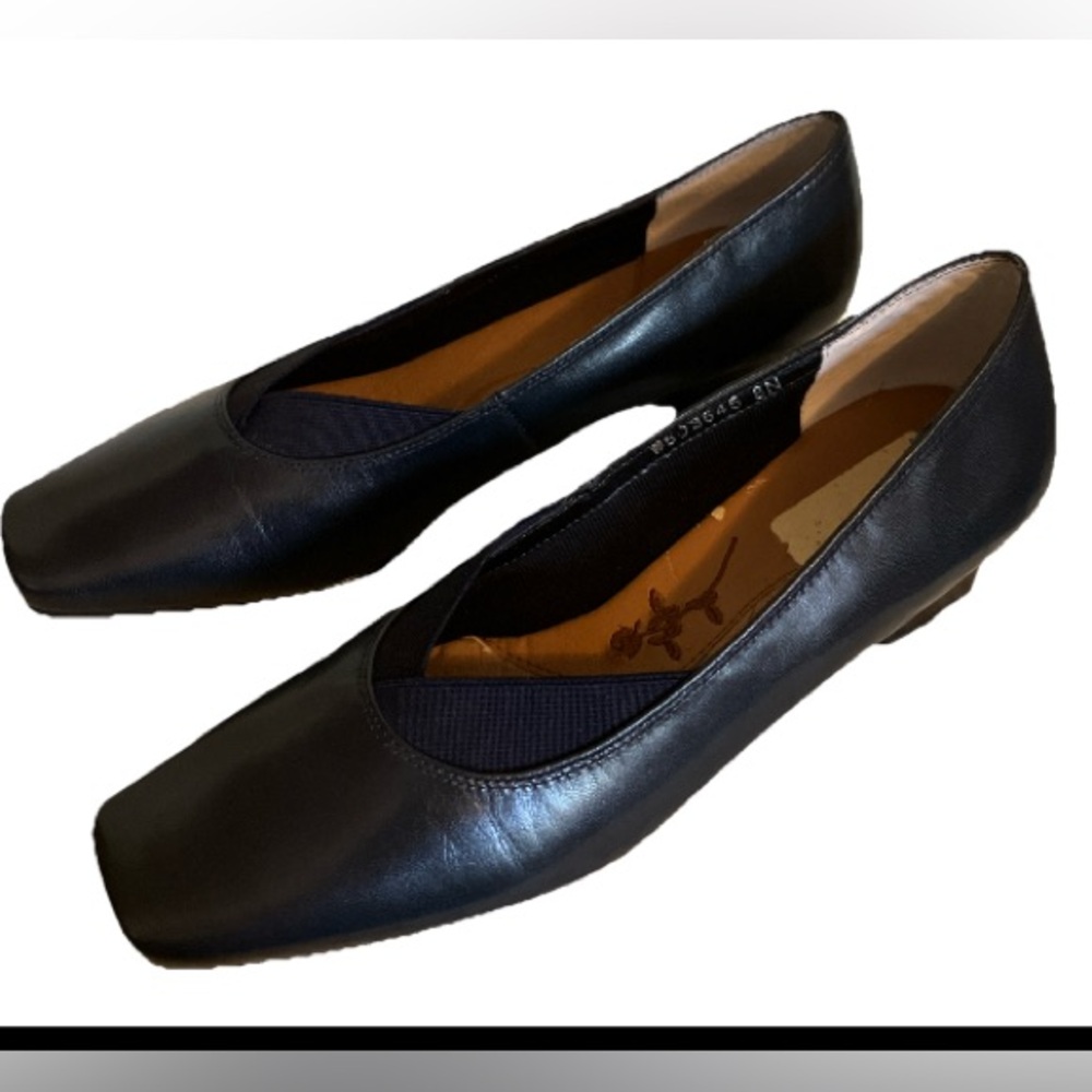 RON Hommerson Navy Blue Leather Low Heel 2” Classic Pumps 9N
